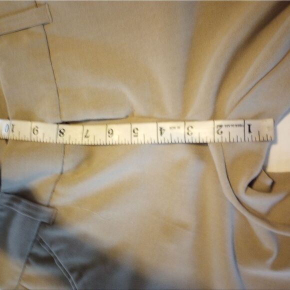 Daisy Fuentes dressy tan capris - Picture 6 of 9